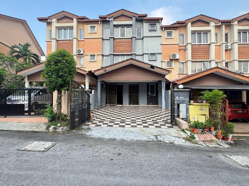 Untuk Dijual - [5Room + Freehold] 3 Storey House at Bukit Permata Sri Gombak