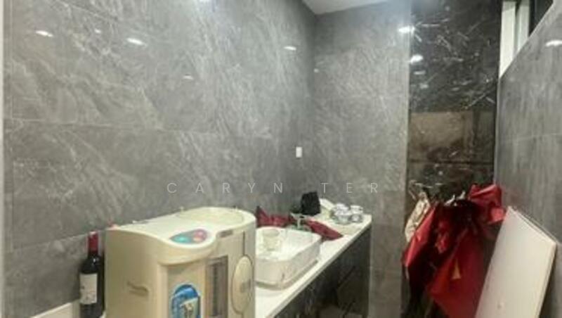 Untuk Dijual - The Lakefront @ SouthKey - Shop Offices