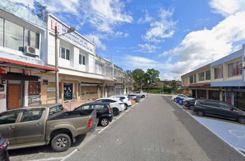 Untuk Disewa - Tun Aminah/ 2 Storey Corner Shop/ For Rent