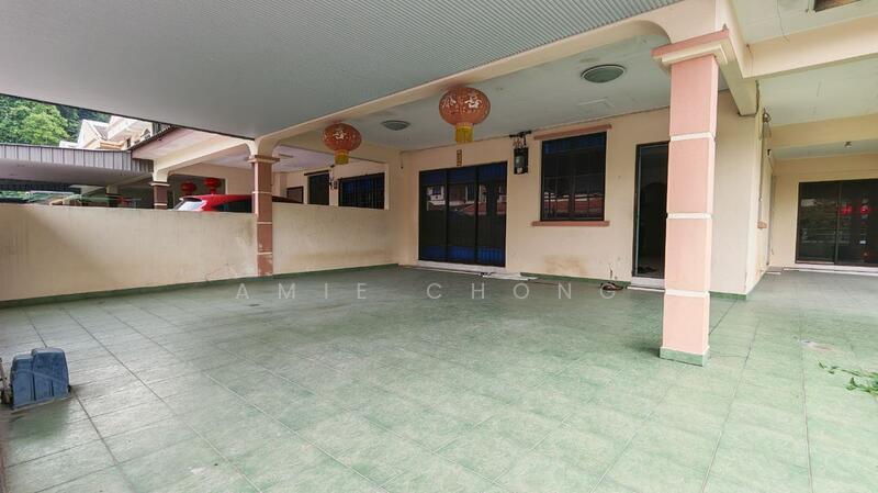 For Sale - Taman Cempaka Double Storey Corner House Very spacious Compound For Sale