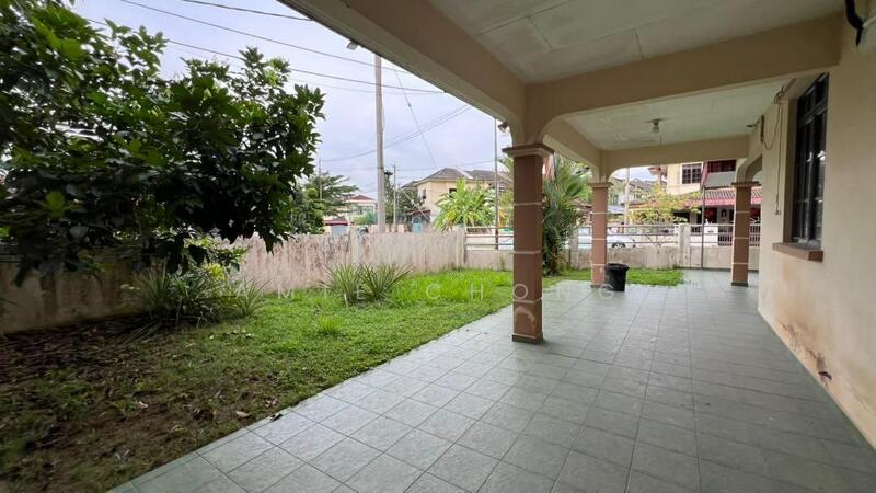 For Sale - Taman Cempaka Double Storey Corner House Very spacious Compound For Sale