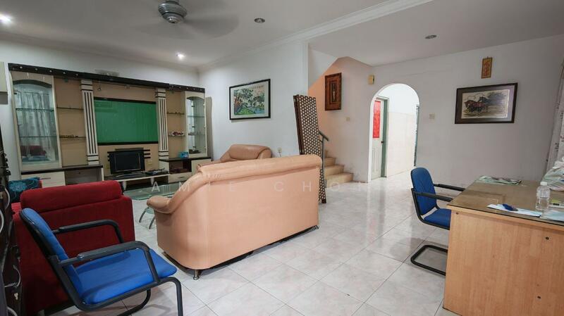 For Sale - Taman Cempaka Double Storey Corner House Very spacious Compound For Sale