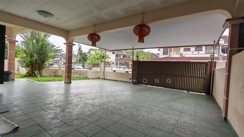For Sale - Taman Cempaka Double Storey Corner House Very spacious Compound For Sale