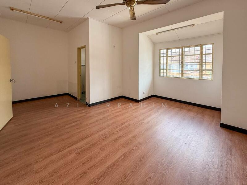 For Sale - Newly Refurbish 2 Storey Terrace Taman Desaria