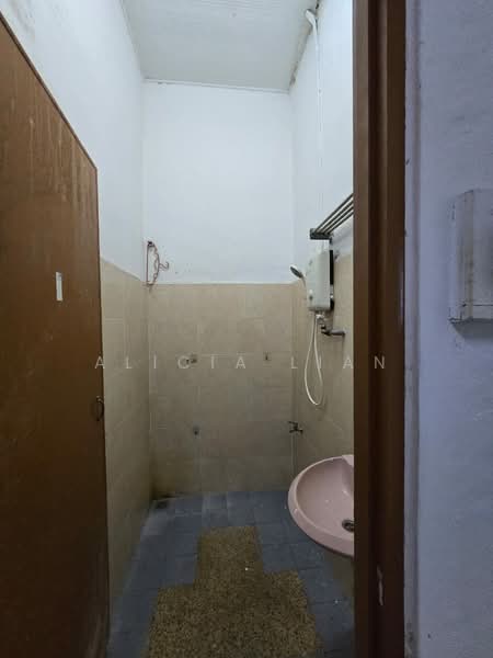 1-storey Terraced House for Sale in Taman Johor Jaya (Johor Bahru) - Alicia Lian - PropertyGuru.com.my