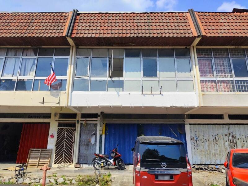 For Sale - 13/11/2025 Bank Lelong 2 Storey Terrace Shop Office, Taman Sri Serdang, Seri Kembangan, Selangor