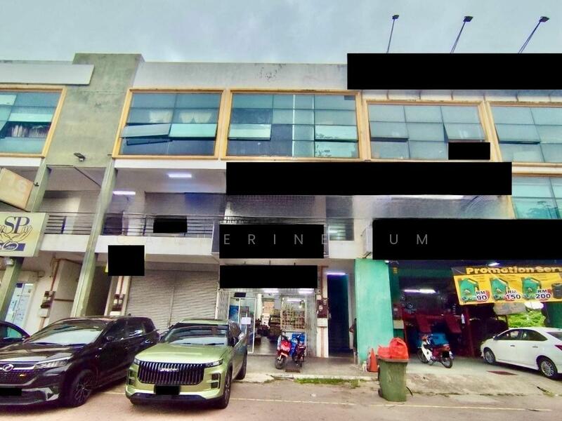 For Sale - 13/11/2025 Bank Lelong 3 Storey Terrace Factory Pusat Perniagaan Heliconia Auto City, Rawang, Sel.