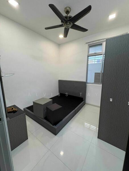 For Rent - Taman Molek Tamans Moleks