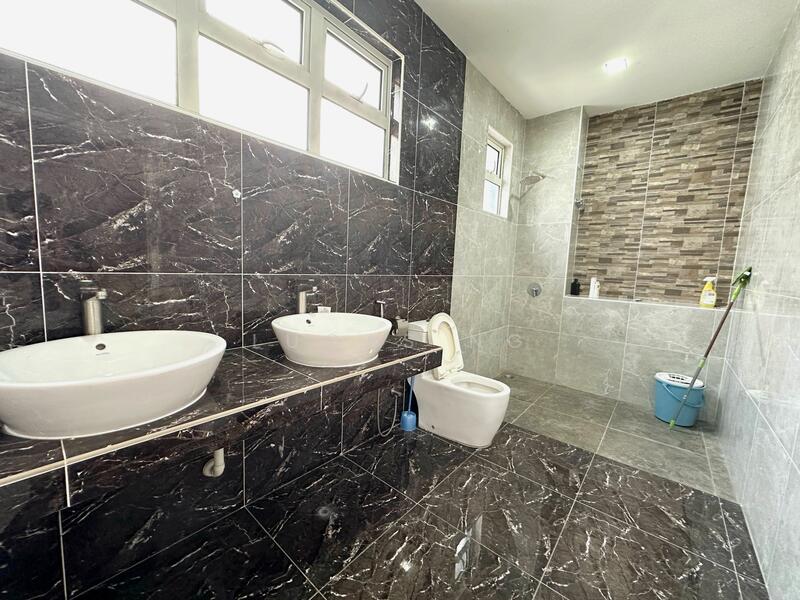 For Sale - Casa idaman