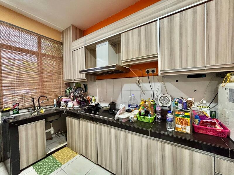 Untuk Dijual - [Freehold & 4 Room] 2 Storey House at Taman Salak Perdana Sepang