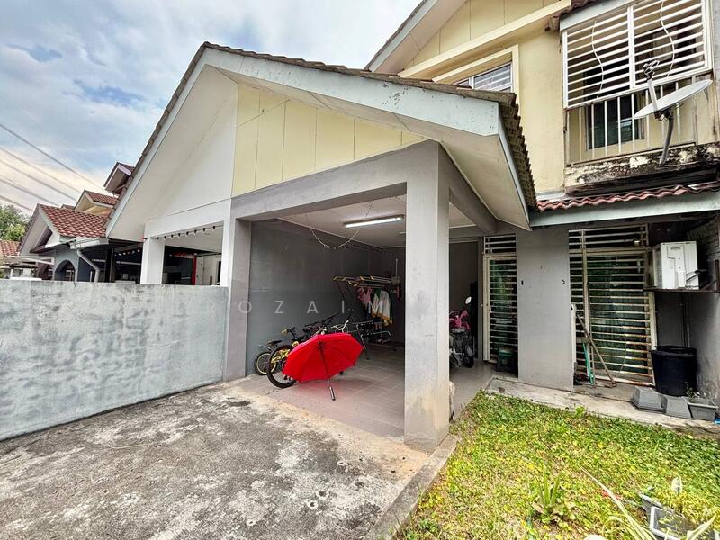 Untuk Dijual - [Freehold & 4 Room] 2 Storey House at Taman Salak Perdana Sepang
