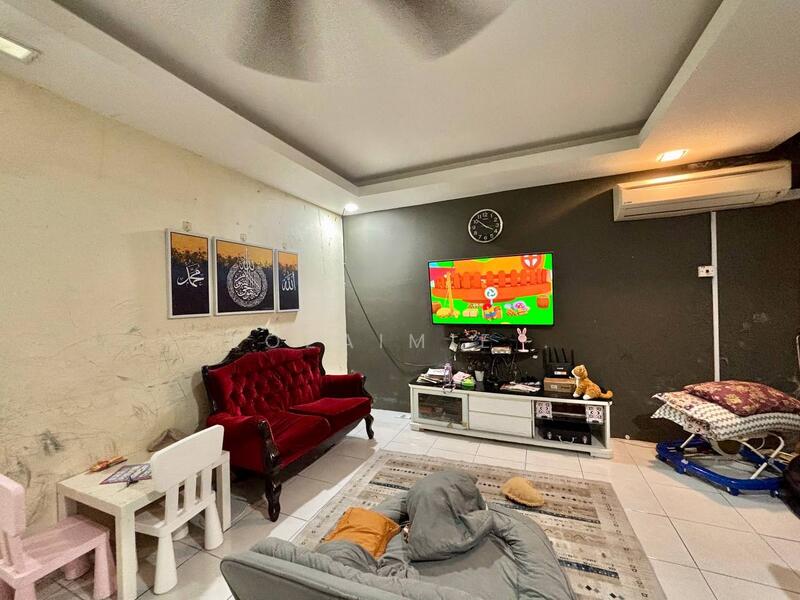 Untuk Dijual - [Freehold & 4 Room] 2 Storey House at Taman Salak Perdana Sepang