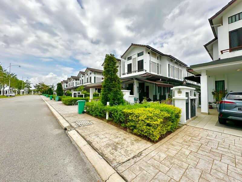 Untuk Dijual - FACING OPEN Double Storey Semi D Eco Majestic