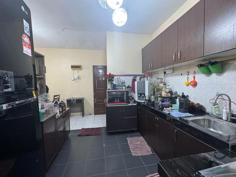 For Sale - Putri Laksamana