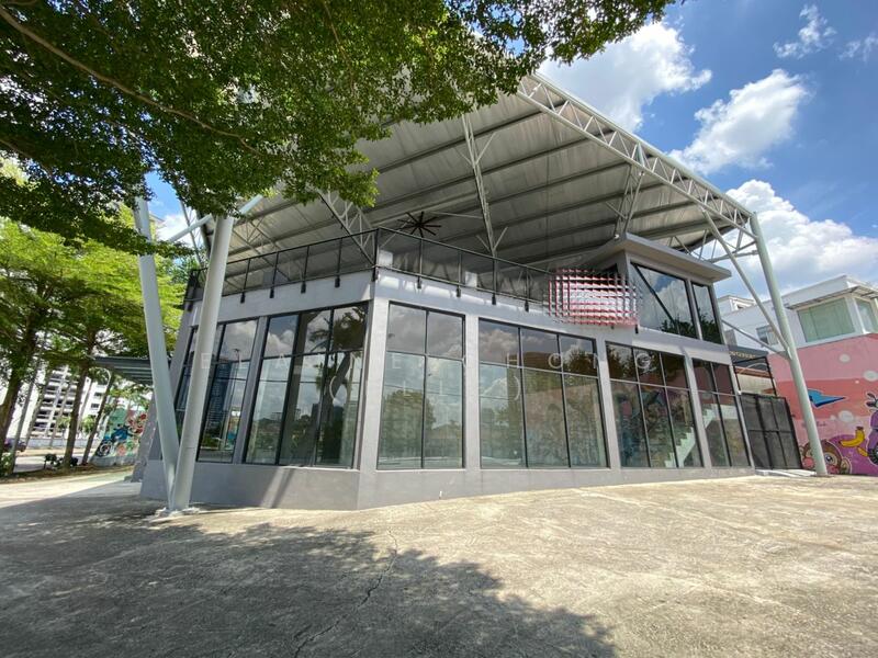 For Rent - Busy road, park 15 cars - Showroom, spa, gallery