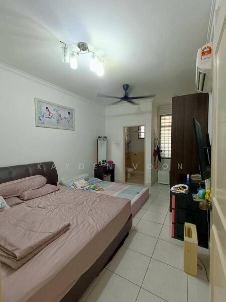 For Sale - Molek 1.5 Storey Terrace House