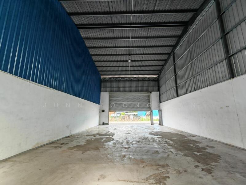 Untuk Disewa - Warehouse at Kampung Dato Lee Kim Sai