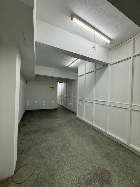 For Rent - Shoplot Office Mezzanine & 1st Floor Basic Unit Painted Jalan Ipoh