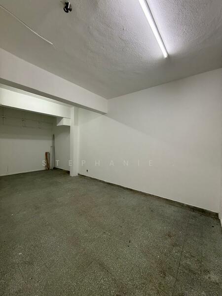 For Rent - Shoplot Office Mezzanine & 1st Floor Basic Unit Painted Jalan Ipoh
