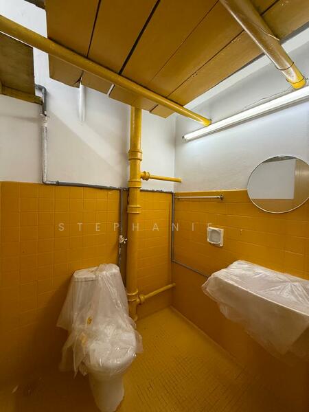 For Rent - Shoplot Office Mezzanine & 1st Floor Basic Unit Painted Jalan Ipoh