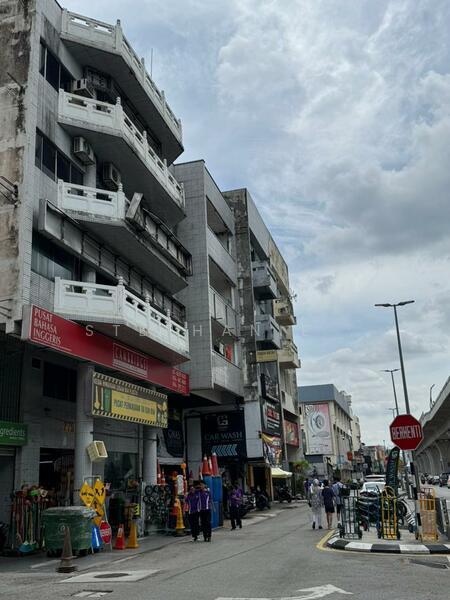 For Rent - Shoplot Office Mezzanine & 1st Floor Basic Unit Painted Jalan Ipoh