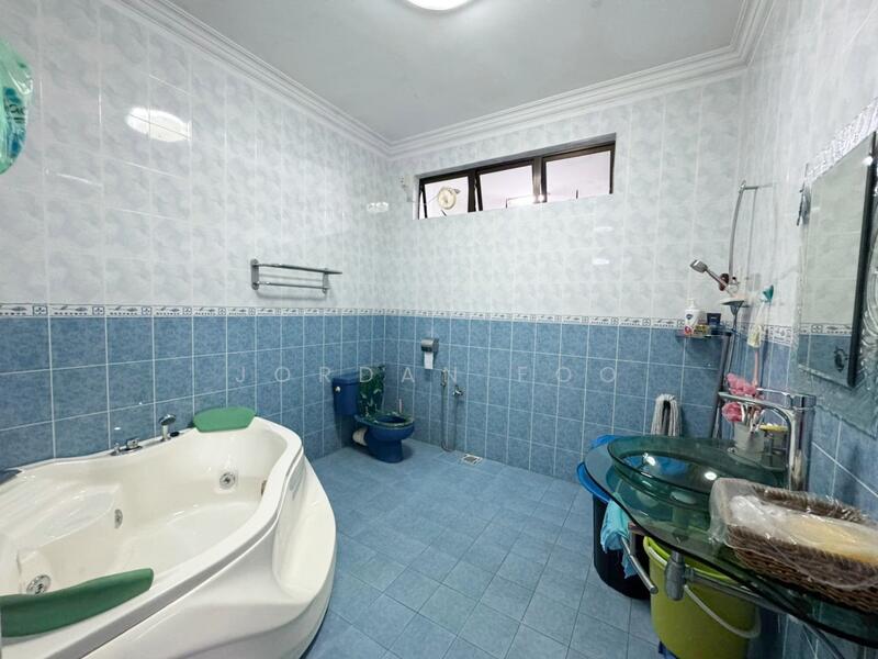 For Sale - Island park Solok Tembaga