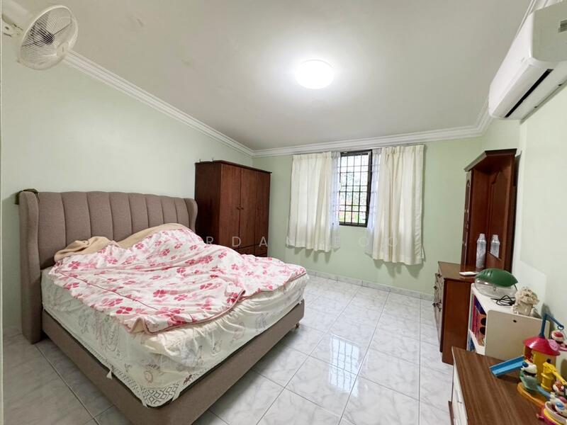 For Sale - Island park Solok Tembaga