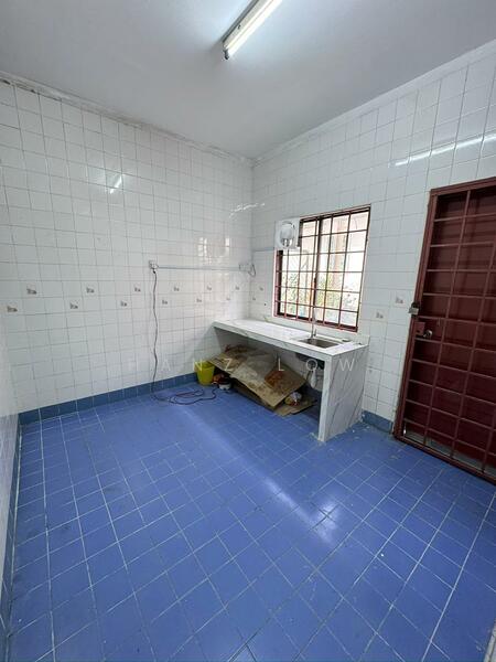 Untuk Disewa - (Partly Furnished + Good Condition) 3 Sty Taman Cheras Utama @ Cheras