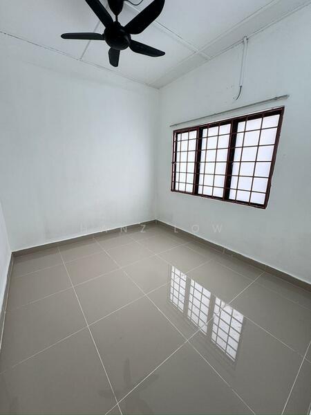 Untuk Disewa - (Partly Furnished + Good Condition) 3 Sty Taman Cheras Utama @ Cheras