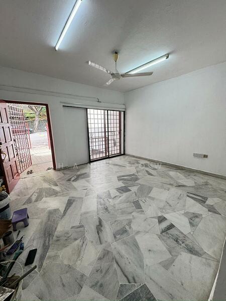 Untuk Disewa - (Partly Furnished + Good Condition) 3 Sty Taman Cheras Utama @ Cheras