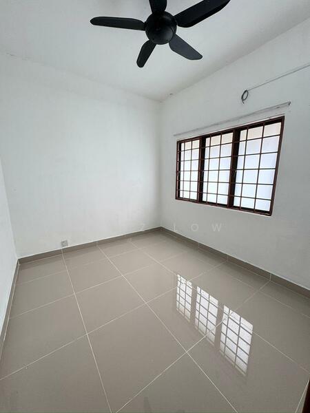 Untuk Disewa - (Partly Furnished + Good Condition) 3 Sty Taman Cheras Utama @ Cheras