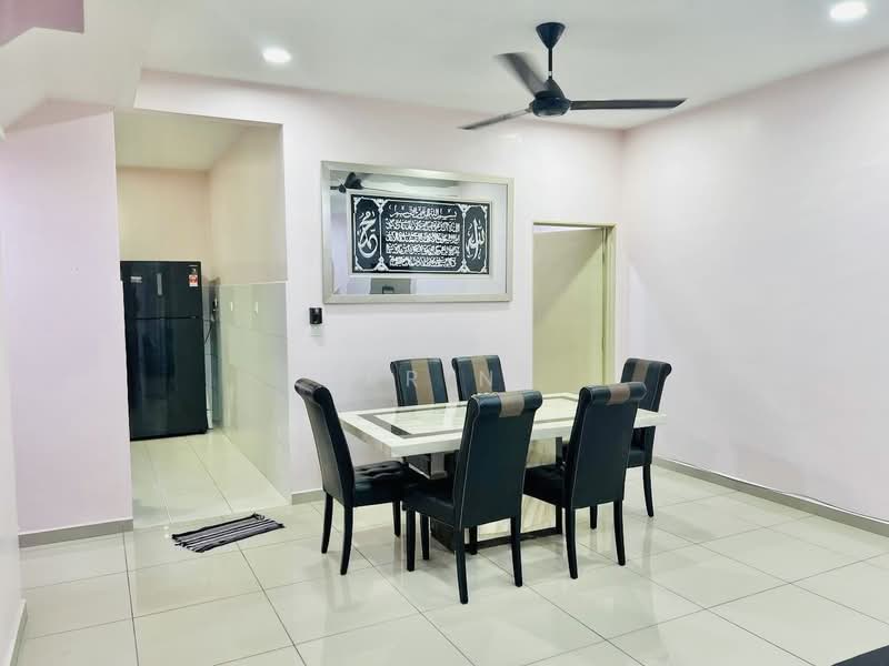 Rumah Teres 2-Tingkat untuk Disewa di Kuala Selangor (Selangor) - Erin Yusof - Dining Room - PropertyGuru.com.my