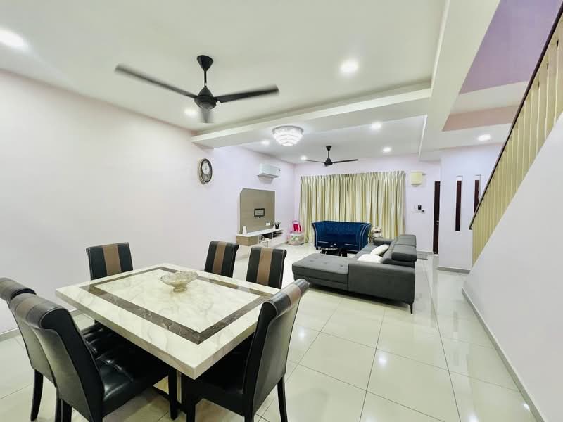 Rumah Teres 2-Tingkat untuk Disewa di Kuala Selangor (Selangor) - Erin Yusof - Living Room - PropertyGuru.com.my