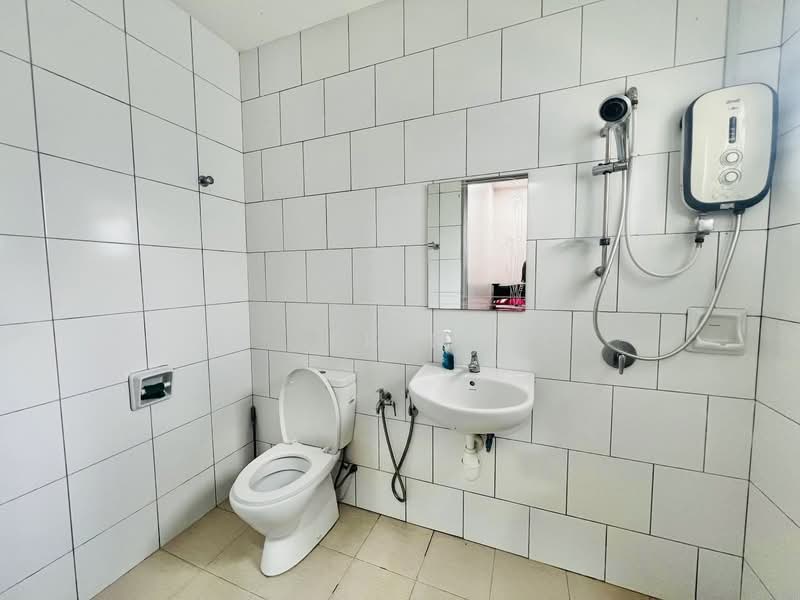 Rumah Teres 2-Tingkat untuk Disewa di Kuala Selangor (Selangor) - Erin Yusof - Bathroom - PropertyGuru.com.my