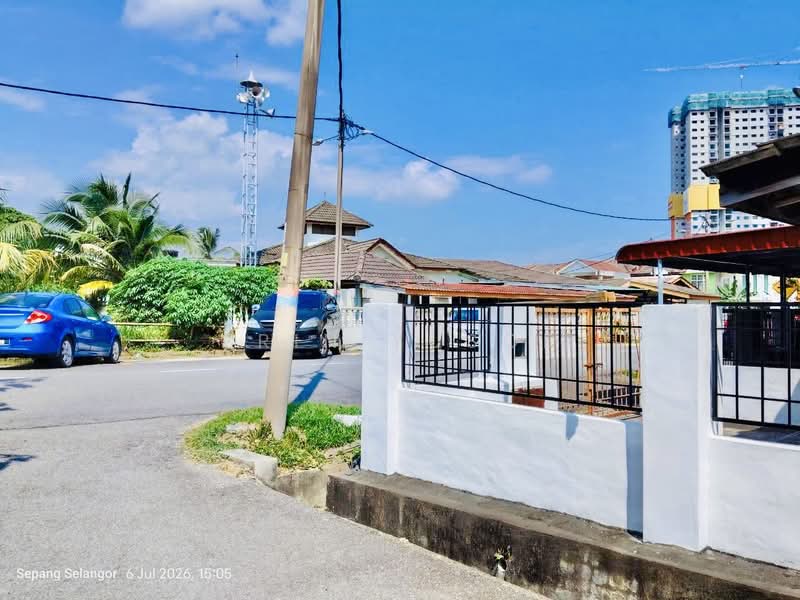 Flat for Sale at Taman Dahlia (Bandar Baru Salak Tinggi) - Erin Yusof - Exterior - PropertyGuru.com.my
