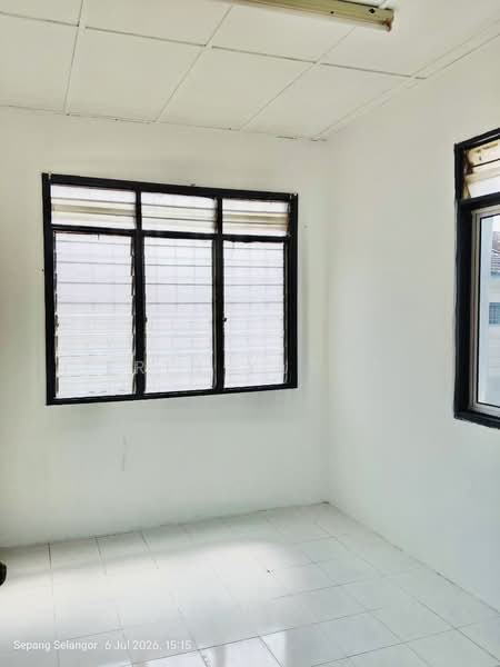 Flat for Sale at Taman Dahlia (Bandar Baru Salak Tinggi) - Erin Yusof - Interior - PropertyGuru.com.my