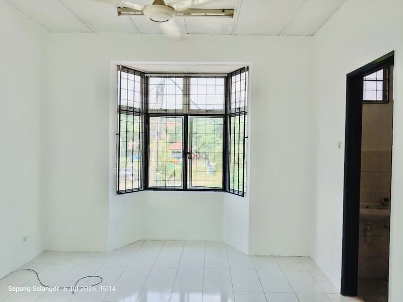 Flat for Sale at Taman Dahlia (Bandar Baru Salak Tinggi) - Erin Yusof - Interior - PropertyGuru.com.my