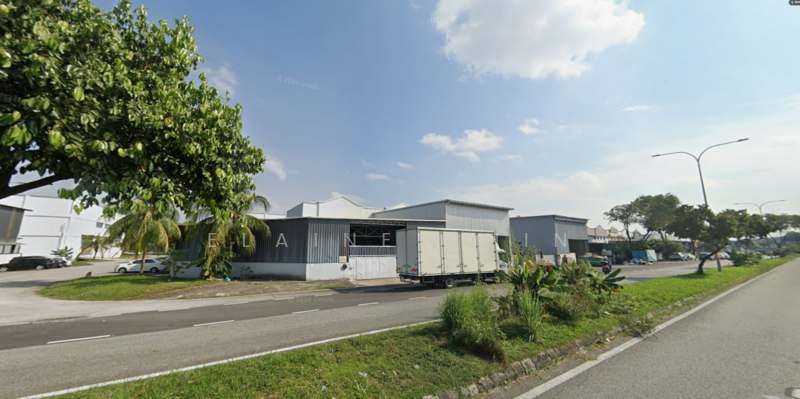 Untuk Disewa - Shah Alam Taman Bunga Negara 1.5 Storey Factory for Rent