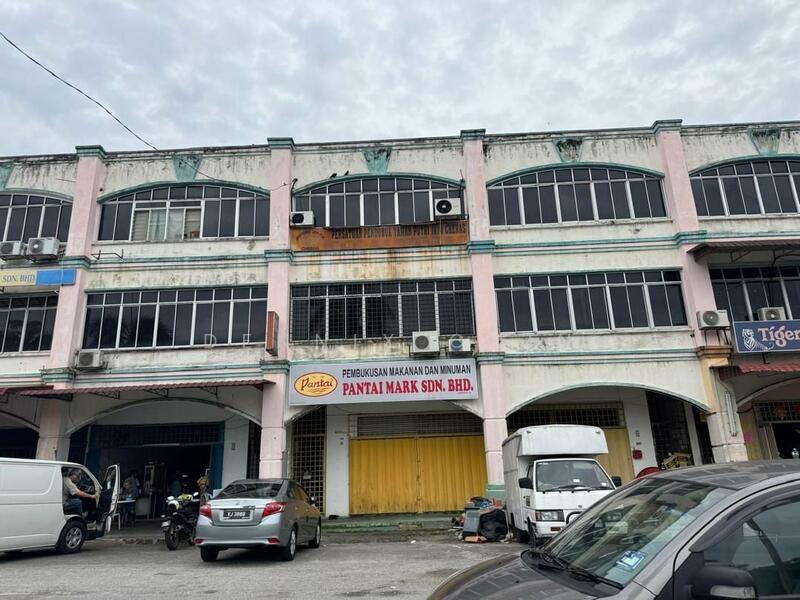 For Sale - 3 Storey Shop @ Taman Putri Jaya
