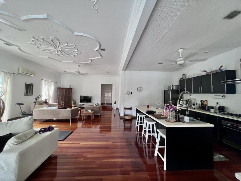 For Rent - Bungalow at Seksyen 16