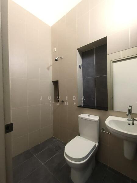 Corner Lot 2 Storey House Elmina West