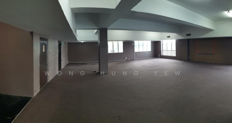 other bare unit, 2,300sft)