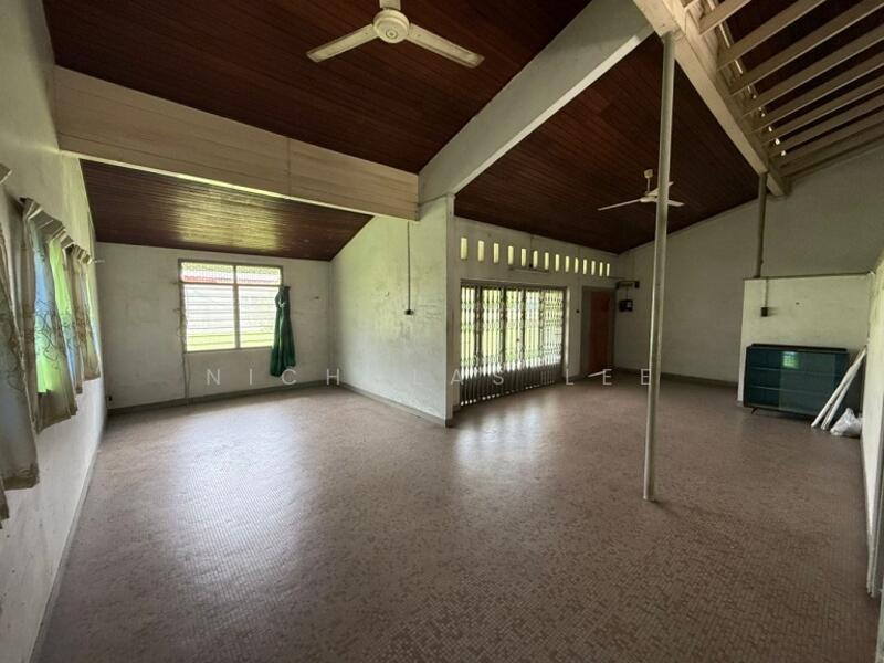 For Rent - Single Storey Bungalow at Greeentown