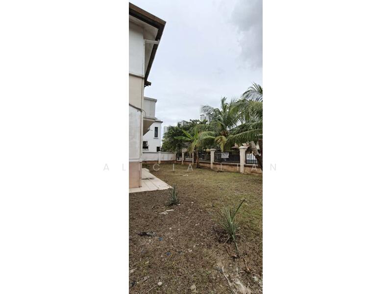 For Sale - Austin Perdana @ Lake Villa Link Bungalow