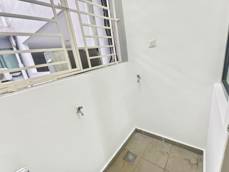 Apartment for Rent at City of Green - Hetha Chan - Balcony - PropertyGuru.com.my