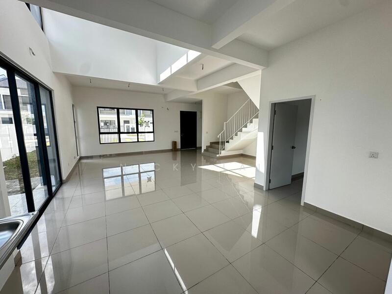 Untuk Disewa - M Panora