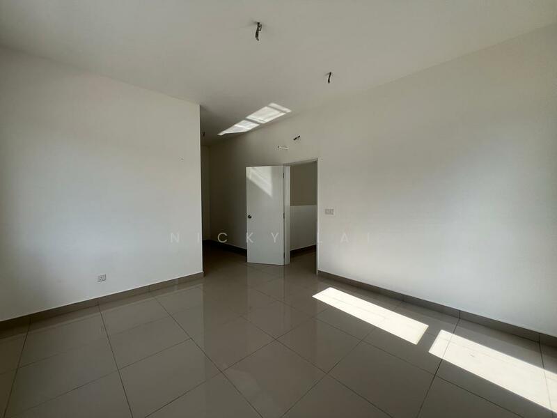 Untuk Disewa - M Panora