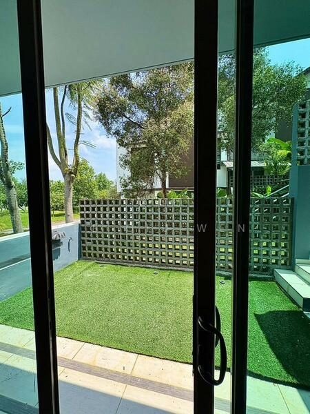 Untuk Disewa - East Ledang