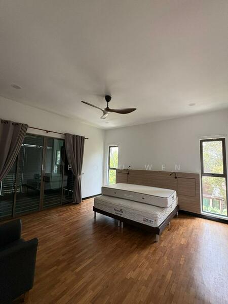 Untuk Disewa - East Ledang