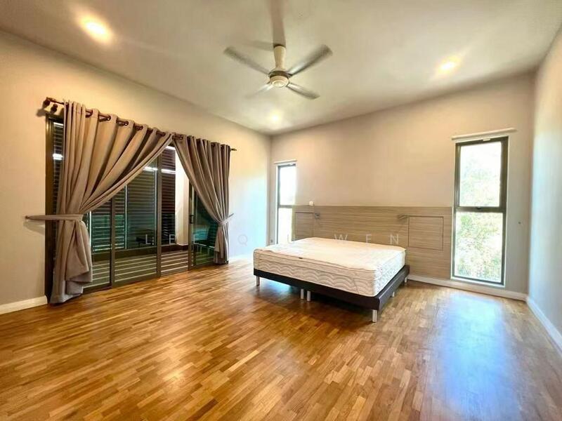 Untuk Disewa - East Ledang